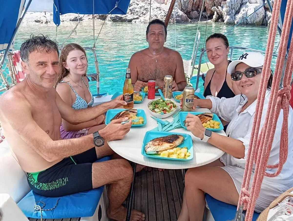 Yacht-Urlaub In Den Buchten Von Datça Botel